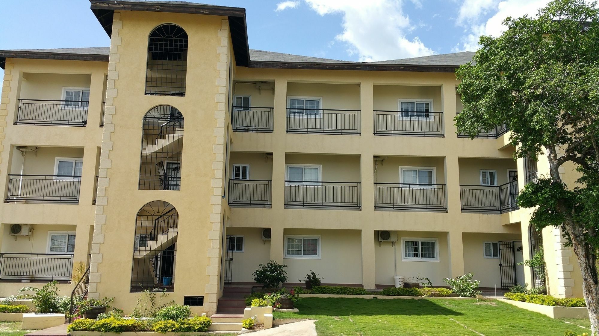 New Kingston Guest Apartments @ Donhead Extérieur photo